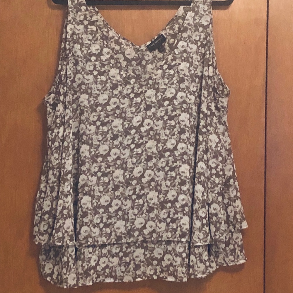 Sleeveless Floral Tank Size 24